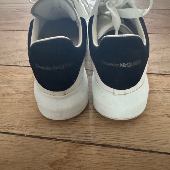 Alexander McQueen Women's Oversized Embossed Logo Colorblocked Suede Sneakers - Picture 4 of 7